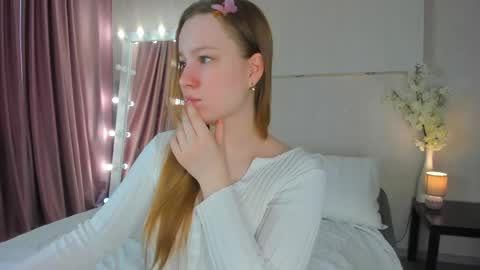 Snapshot of lina_smilee chatting on 05.11.26 Lina online show from 05.11.26