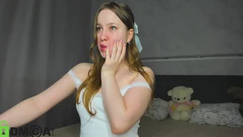 Snapshot of lina_smilee chatting on 05.14.26 Lina online show from 05.14.26