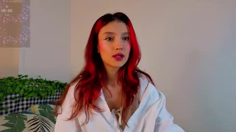 Snapshot of linaage chatting on 03.18.26 Lina online show from 03.18.26