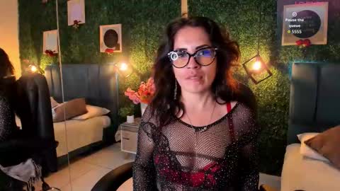 Lina  online show from 09.25.25