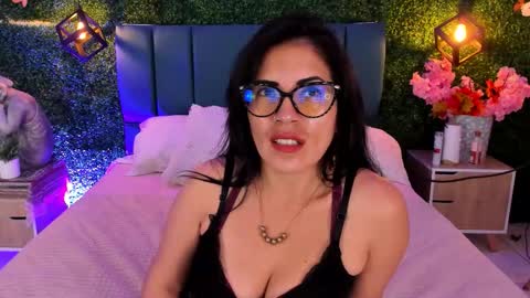 Lina  online show from 11.22.25