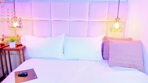 LinaGlam online show from 01.30.25