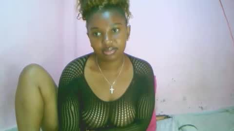 Snapshot of linah1123 chatting on 10.18.25 linah1123 online show from 10.18.25