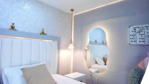 L I N A  online show from 09.16.25