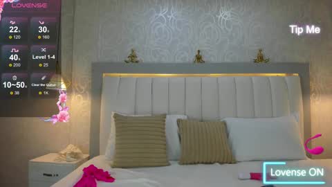 L I N A  online show from 10.16.25