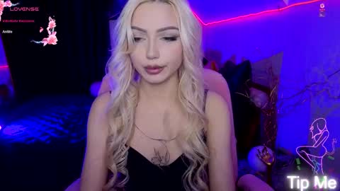 I am Lina online show from 01.31.26