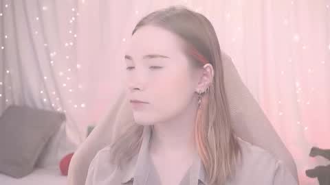 Snapshot of linalyy chatting on 11.05.25 Lina online show from 11.05.25