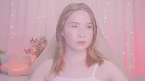 Snapshot of linalyy chatting on 11.27.25 Lina online show from 11.27.25