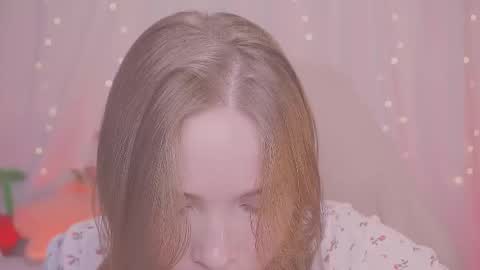 Snapshot of linalyy chatting on 11.30.25 Lina online show from 11.30.25