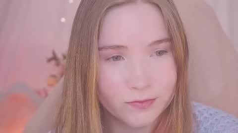 Snapshot of linalyy chatting on 12.04.25 Lina online show from 12.04.25