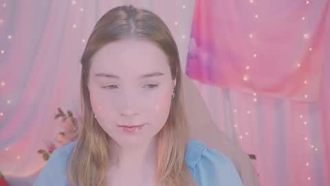 Snapshot of linalyy chatting on 12.15.25 Lina online show from 12.15.25