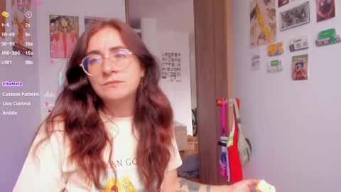 Snapshot of linda_giggle chatting on 05.13.26 Giggles online show from 05.13.26