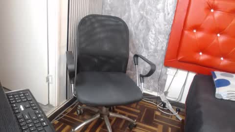 Snapshot of linda_milf__ chatting on 02.20.26 Linda online show from 02.20.26