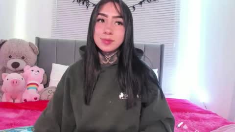 Lindaa maria  online show from 09.18.25