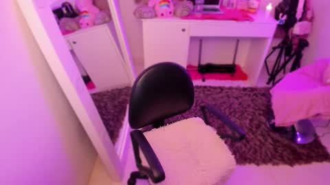 Lindaa maria  online show from 11.02.25