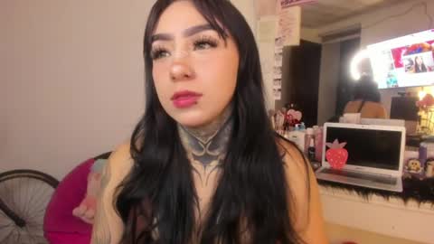 Snapshot of linda_milleer_ chatting on 07.01.26 Lindaa maria online show from 07.01.26