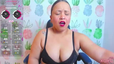 Snapshot of linda_rios_ chatting on 10.21.25 L I N D A online show from 10.21.25