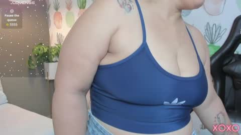 Snapshot of linda_rios_ chatting on 07.16.26 L I N D A online show from 07.16.26