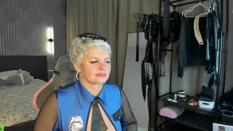 Snapshot of linda_zefir chatting on 04.17.26 Linda Zefir online show from 04.17.26