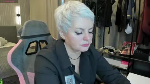 Snapshot of linda_zefir chatting on 04.20.26 Linda Zefir online show from 04.20.26