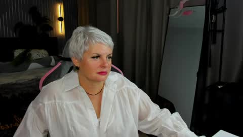 Snapshot of linda_zefir chatting on 04.30.26 Linda Zefir online show from 04.30.26