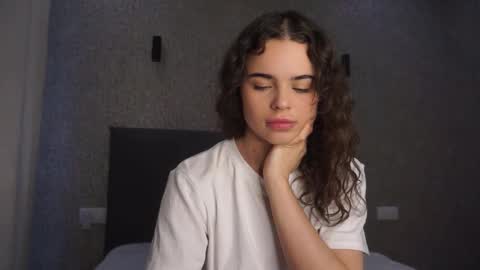 Snapshot of lindaaii chatting on 04.19.26 Linda online show from 04.19.26