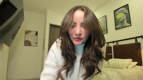 Snapshot of lindabluee chatting on 01.12.25 Nia online show from 01.12.25