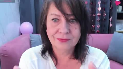 Snapshot of lindahottie chatting on 02.15.25 Linda online show from 02.15.25