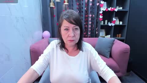 Snapshot of lindahottie chatting on 02.15.25 Linda online show from 02.15.25