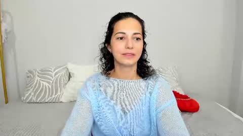 Snapshot of lindainsatiable chatting on 06.19.26 Linda online show from 06.19.26