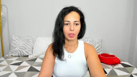 Snapshot of lindainsatiable chatting on 06.21.26 Linda online show from 06.21.26