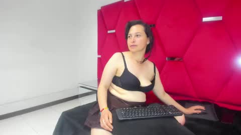 Snapshot of lindasex_x chatting on 12.06.24 lindasex_x online show from 12.06.24