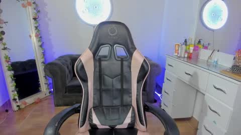 Lindsay    online show from 12.27.24