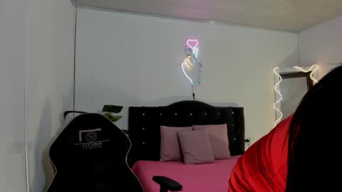 Linda  online show from 04.12.26