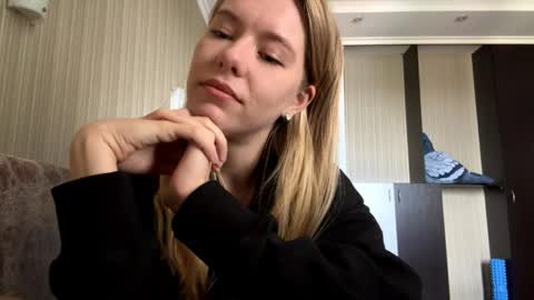 Snapshot of lindsaymoreno chatting on 06.01.26 Scarlett online show from 06.01.26