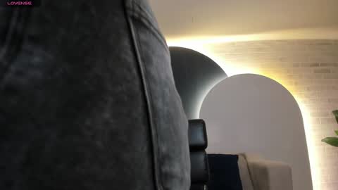 Lindsey Moss online show from 01.15.25