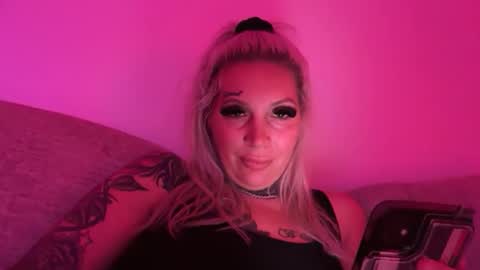 Lindzay online show from 11.03.25