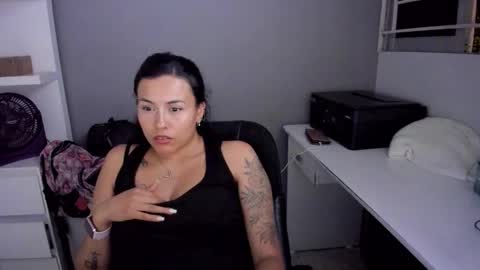 Snapshot of lindsy31 chatting on 10.19.25 Lindsy online show from 10.19.25