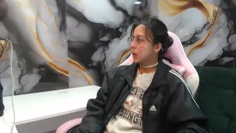 ling ling24 online show from 10.20.25