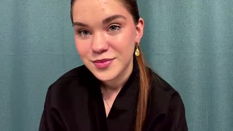 Snapshot of linniekroes chatting on 05.12.26 Kate online show from 05.12.26