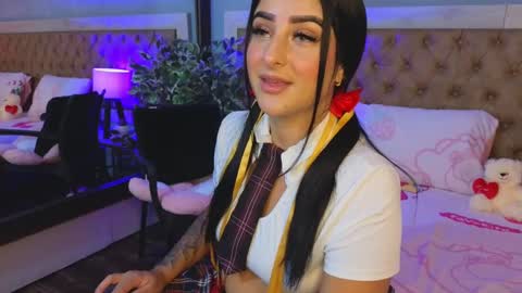 Snapshot of linoshka_1 chatting on 03.06.25 Luciana online show from 03.06.25