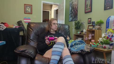 Snapshot of linzy19 chatting on 01.21.25 Linzy19 online show from 01.21.25