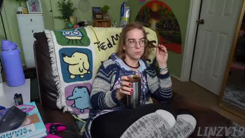 Snapshot of linzy19 chatting on 02.04.25 Linzy19 online show from 02.04.25