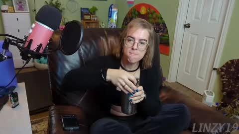 Snapshot of linzy19 chatting on 02.24.25 Linzy19 online show from 02.24.25