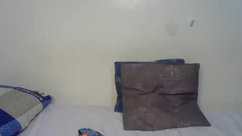 Snapshot of lionesss_ chatting on 10.24.25 lionesss_ online show from 10.24.25