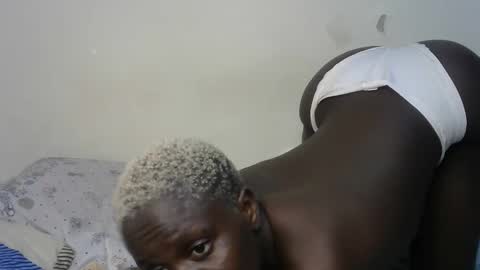 Snapshot of lionesss_ chatting on 10.28.25 lionesss_ online show from 10.28.25