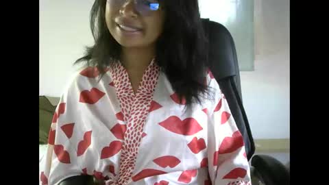 liora online show from 04.19.26