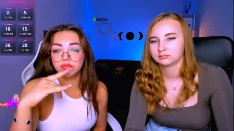 Snapshot of lira_lune chatting on 09.15.25 lira li online show from 09.15.25