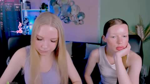 Snapshot of lira_lune chatting on 09.22.25 lira li online show from 09.22.25