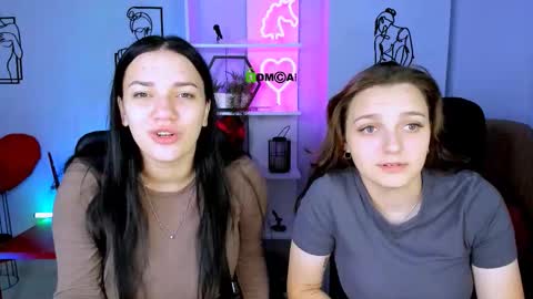 Snapshot of lira_lune chatting on 09.23.25 lira li online show from 09.23.25